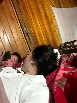 Snapshot of miemie-xx chatting on December 15, 2025, 2:56 pm miemie-xx online show from December 15, 2025, 2:56 pm