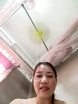 ladzy sexy online show from April 10, 2026, 7:04 am