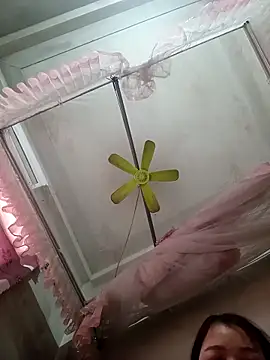 Snapshot of ladzy_sexy chatting on December 20, 2025, 5:10 am ladzy sexy online show from December 20, 2025, 5:10 am