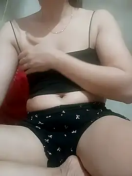 Snapshot of ladzy_sexy chatting on February 28, 2026, 8:19 pm ladzy sexy online show from February 28, 2026, 8:19 pm