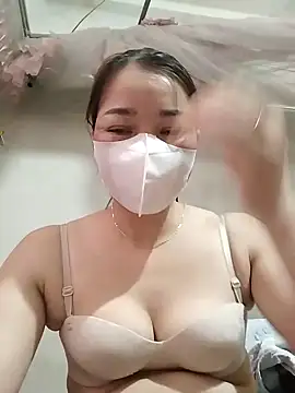 Snapshot of ladzy_sexy chatting on October 24, 2025, 5:50 am ladzy sexy online show from October 24, 2025, 5:50 am