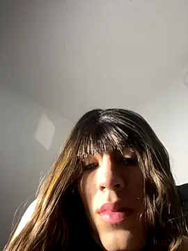 Snapshot of SiaraRealist chatting on November 15, 2025, 8:24 pm SiaraRealist online show from November 15, 2025, 8:24 pm