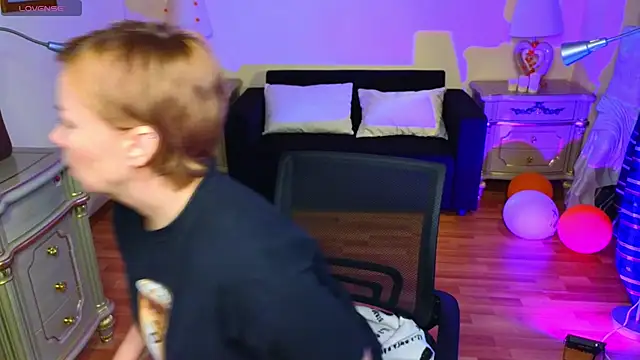 Viola Rayden online show from November 16, 2025, 6:29 am