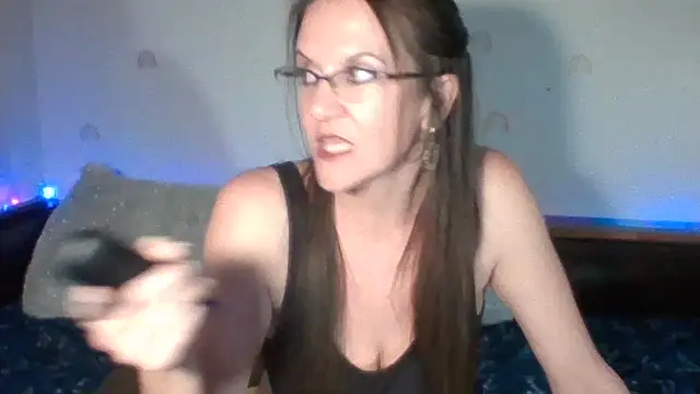 Snapshot of easy_briezy chatting on January 13, 2026, 2:26 am easy briezy online show from January 13, 2026, 2:26 am