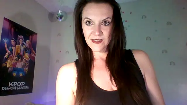 Snapshot of easy_briezy chatting on January 12, 2026, 5:36 am easy briezy online show from January 12, 2026, 5:36 am