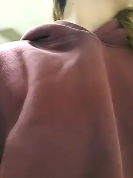 Snapshot of Cassaroll333 chatting on November 30, 2025, 5:36 pm Cassaroll333 online show from November 30, 2025, 5:36 pm