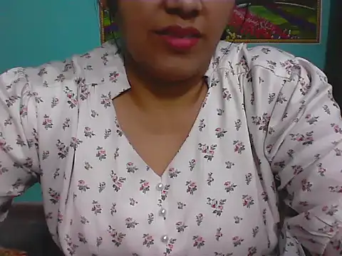 Snapshot of Simi-143 chatting on October 26, 2025, 7:09 am Simi-143 online show from October 26, 2025, 7:09 am