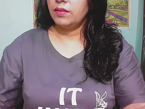 Snapshot of Simi-143 chatting on November 4, 2025, 6:06 am Simi-143 online show from November 4, 2025, 6:06 am