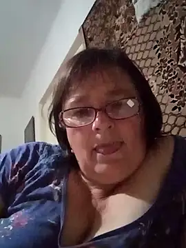 MilaCold5443 online show from May 7, 2026, 6:33 pm