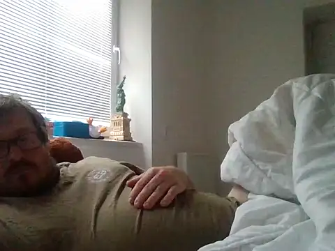 czechguy online show from November 9, 2025, 10:52 am