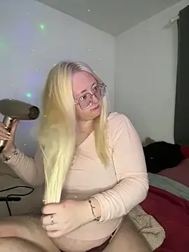 SashaMaexox online show from October 28, 2025, 8:30 pm