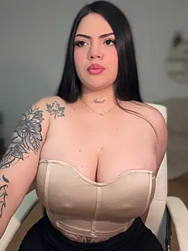 dulcemarianh  online show from May 27, 2026, 7:05 am
