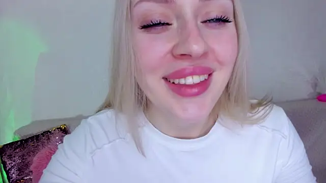 Snapshot of CeaneLino chatting on February 14, 2026, 8:36 am CeaneLino online show from February 14, 2026, 8:36 am