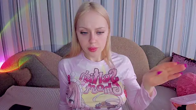 Snapshot of CeaneLino chatting on February 26, 2026, 9:42 am CeaneLino online show from February 26, 2026, 9:42 am