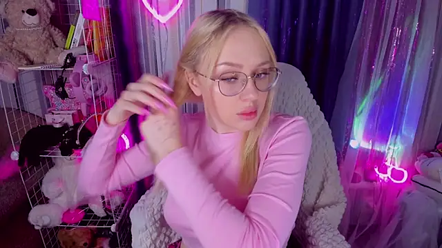 CeaneLino online show from April 13, 2026, 4:55 pm