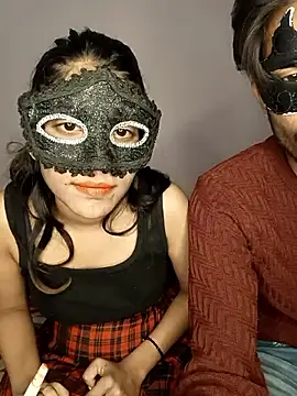 Lovebirdss online show from November 28, 2025, 10:15 am