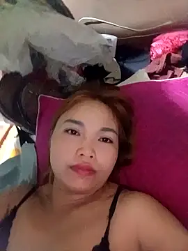 Snapshot of Rabbit-small chatting on December 15, 2025, 3:40 pm Rabbit-small online show from December 15, 2025, 3:40 pm