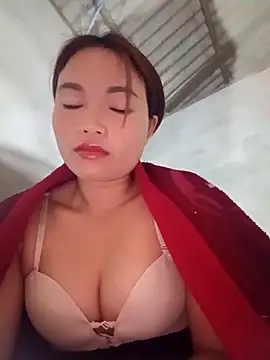 Snapshot of Rabbit-small chatting on November 21, 2025, 4:17 pm Rabbit-small online show from November 21, 2025, 4:17 pm