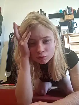 cinnamon-xx online show from May 10, 2026, 9:24 am