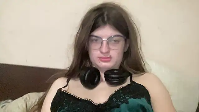 Snapshot of NikaXZimax chatting on November 29, 2025, 8:36 am NikaXZimax online show from November 29, 2025, 8:36 am