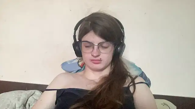 Snapshot of NikaXZimax chatting on November 2, 2025, 9:47 am NikaXZimax online show from November 2, 2025, 9:47 am