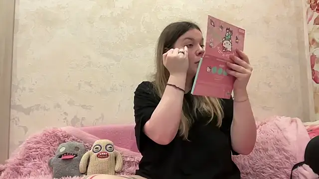 Crave Elise online show from November 17, 2025, 12:03 am