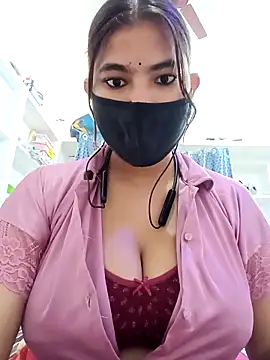 Hot radhaji online show from April 8, 2026, 4:47 am