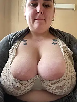 Snapshot of Vita6777 chatting on February 26, 2026, 5:07 am Vita6777 online show from February 26, 2026, 5:07 am