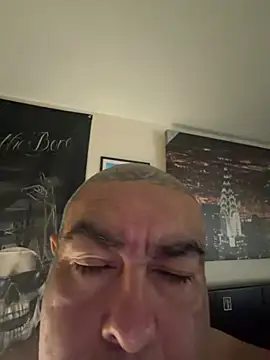 Snapshot of B1GLO chatting on July 3, 2026, 4:24 pm B1GLO online show from July 3, 2026, 4:24 pm
