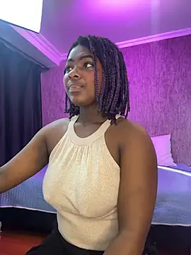 Snapshot of KarinaFlowers_ chatting on April 21, 2026, 12:12 pm KarinaFlowers online show from April 21, 2026, 12:12 pm