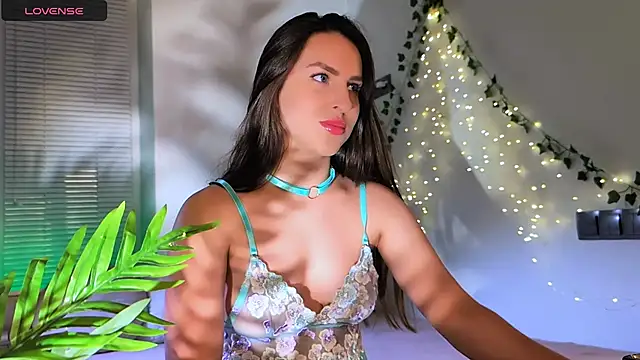 Snapshot of Alicia_art_ chatting on October 22, 2025, 7:35 pm Alicia art online show from October 22, 2025, 7:35 pm