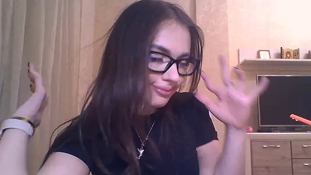 CeyaLier online show from November 4, 2025, 5:06 pm