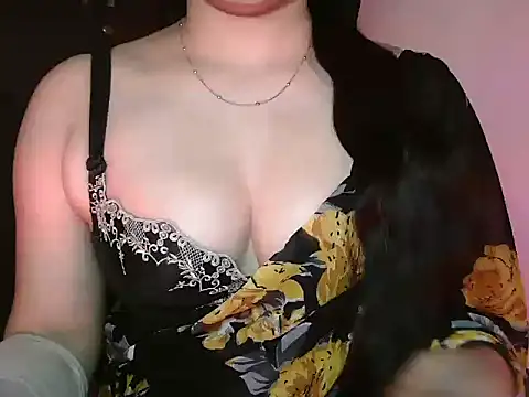 Snapshot of Royal_zara chatting on February 24, 2026, 12:50 pm Royal zara online show from February 24, 2026, 12:50 pm