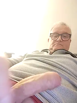 macdut67 online show from April 11, 2026, 2:30 am