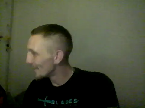 Snapshot of Twolatte chatting on December 1, 2025, 8:10 pm Twolatte online show from December 1, 2025, 8:10 pm