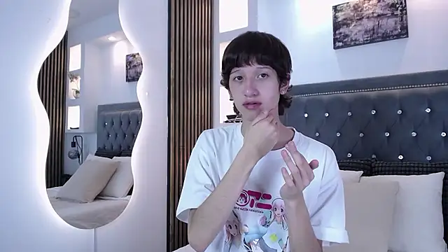 Emo Boy  online show from March 11, 2026, 8:36 pm