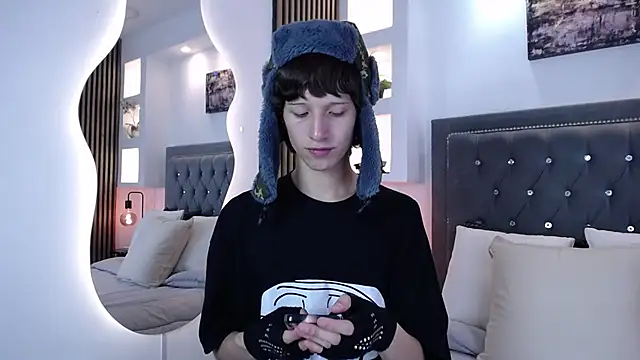 Emo Boy  online show from March 10, 2026, 8:46 pm