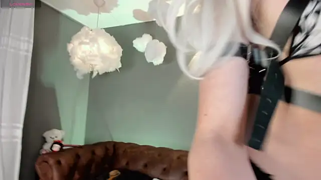 Oasis Fairy online show from November 16, 2025, 2:11 pm