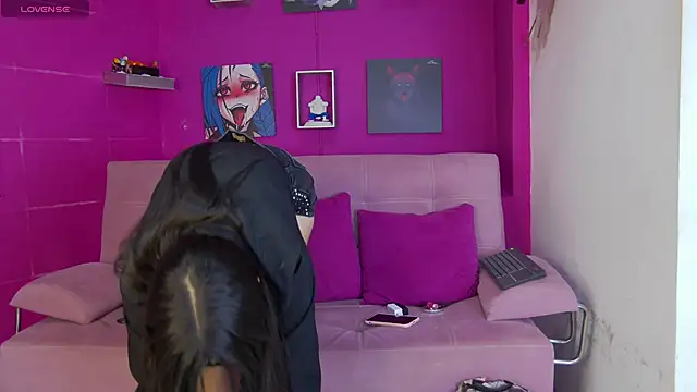 Aranzza Ross online show from November 19, 2025, 8:20 pm