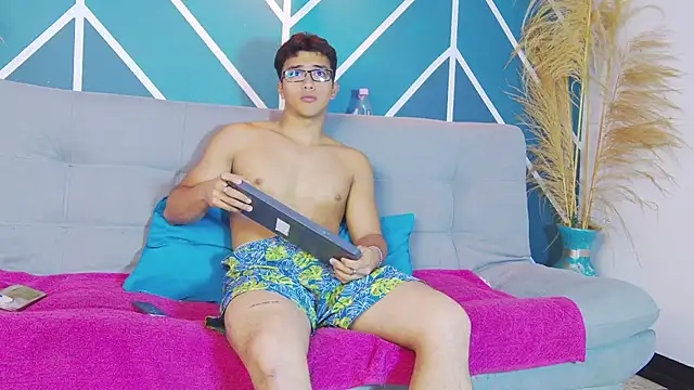 Snapshot of Stefano_Calle chatting on November 19, 2025, 12:16 pm Stefano Calle online show from November 19, 2025, 12:16 pm