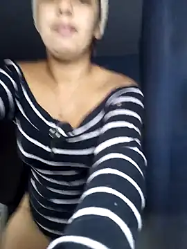 Dafne linda online show from December 2, 2025, 10:22 pm