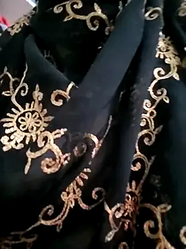 RAYI Queen 15 online show from November 30, 2025, 4:19 pm