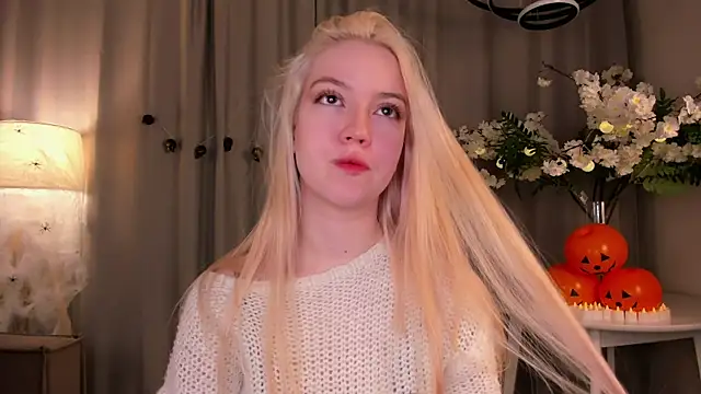 Snapshot of TinaStevenson chatting on October 31, 2025, 10:27 pm TinaStevenson online show from October 31, 2025, 10:27 pm