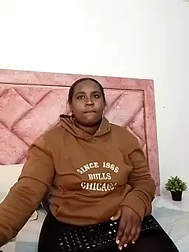 NaomiGrace  online show from December 16, 2025, 10:52 am