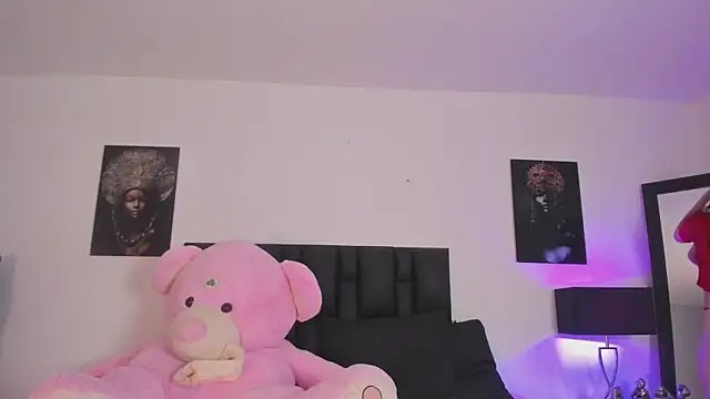 SaradaParker online show from April 4, 2026, 4:57 pm