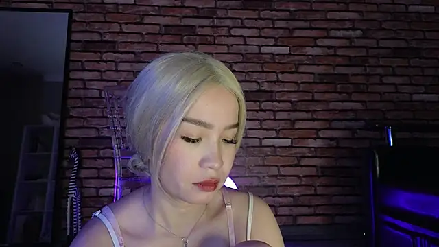 Snapshot of saya_li1 chatting on November 10, 2025, 7:52 pm saya li1 online show from November 10, 2025, 7:52 pm