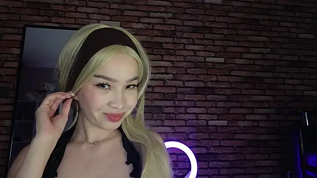 Snapshot of saya_li1 chatting on December 5, 2025, 4:33 am saya li1 online show from December 5, 2025, 4:33 am