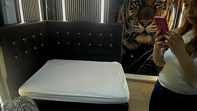 Snapshot of SweetBriana chatting on October 22, 2025, 11:53 am SweetBriana online show from October 22, 2025, 11:53 am