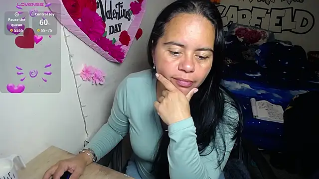 Miss  kendra  online show from April 10, 2026, 11:17 am