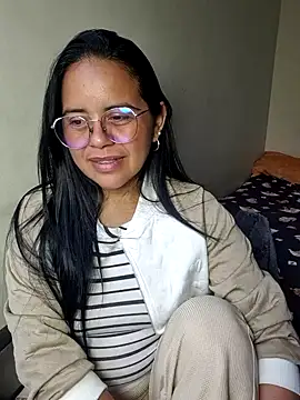 Miss  kendra  online show from December 4, 2025, 1:21 pm